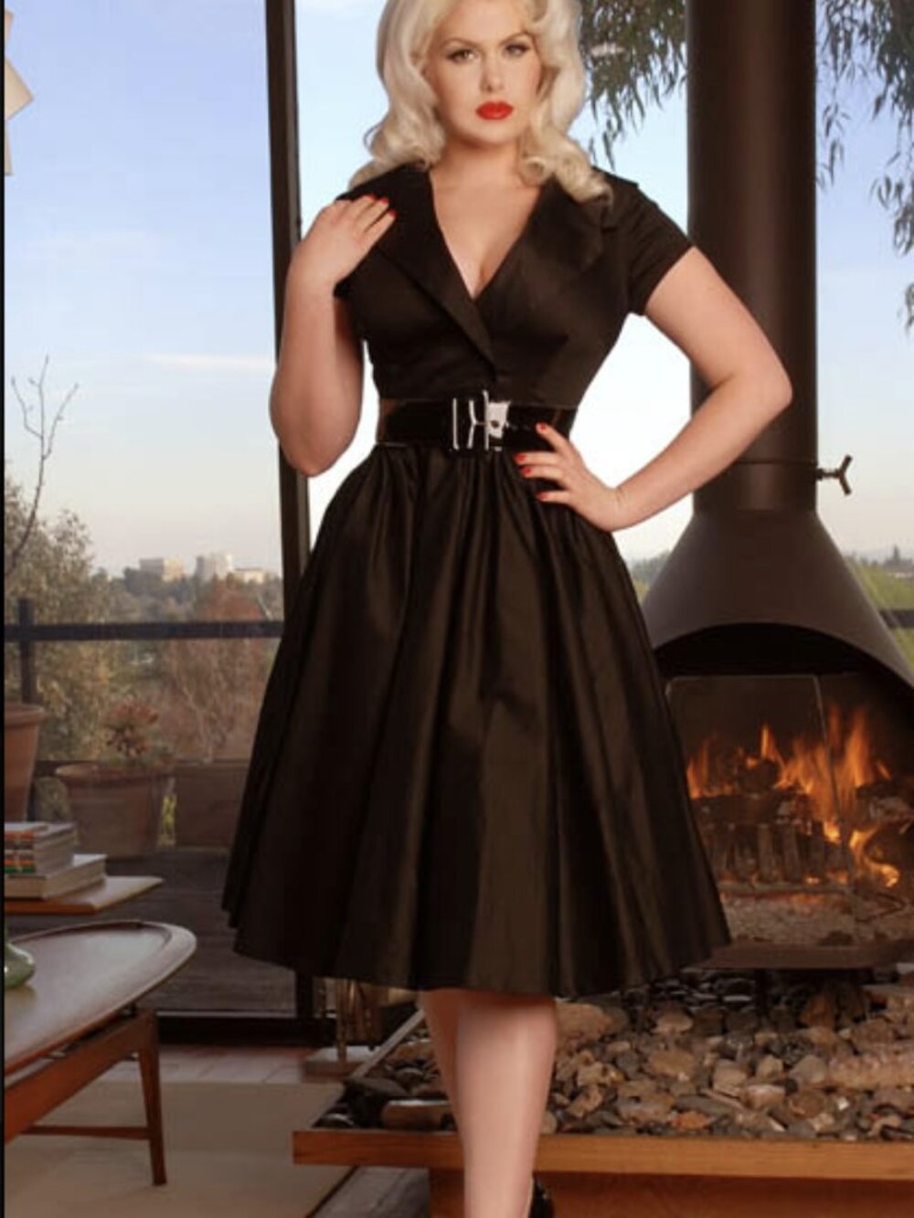 Pinup Couture Birdie short sleeve dress in black sz Med